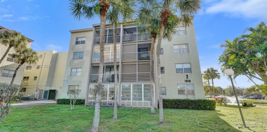 Condominio en North Lauderdale, Florida, 2 dormitorios  № 1993612