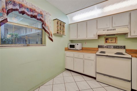 Condominio en venta en North Lauderdale, Florida, 2 dormitorios, 92.9 m2 № 1993612 - foto 8