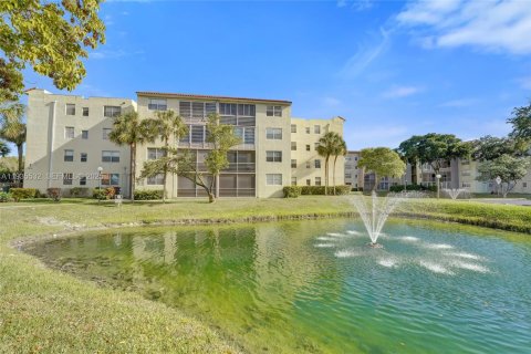 Condominio en venta en North Lauderdale, Florida, 2 dormitorios, 92.9 m2 № 1993612 - foto 4