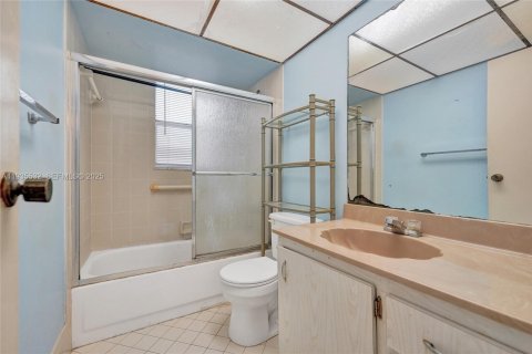Condominio en venta en North Lauderdale, Florida, 2 dormitorios, 92.9 m2 № 1993612 - foto 18