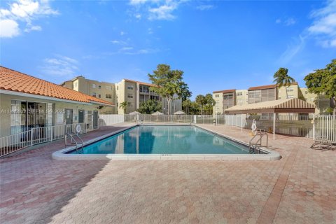 Condominio en venta en North Lauderdale, Florida, 2 dormitorios, 92.9 m2 № 1993612 - foto 24