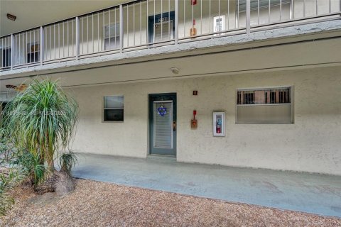 Condominio en venta en North Lauderdale, Florida, 2 dormitorios, 92.9 m2 № 1993612 - foto 29