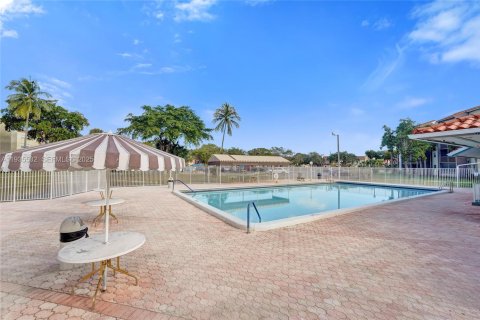 Condominio en venta en North Lauderdale, Florida, 2 dormitorios, 92.9 m2 № 1993612 - foto 26