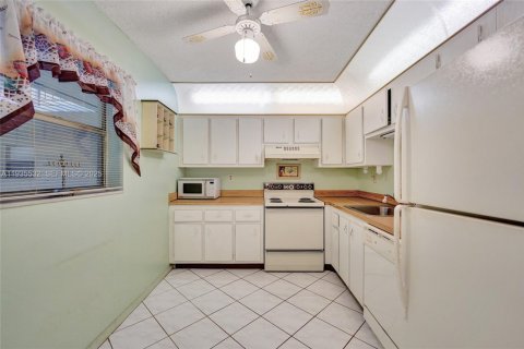 Condominio en venta en North Lauderdale, Florida, 2 dormitorios, 92.9 m2 № 1993612 - foto 14