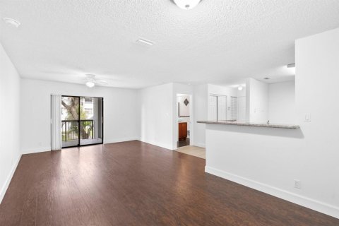 Copropriété à vendre à Coral Springs, Floride: 2 chambres, 103.49 m2 № 2084417 - photo 4