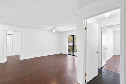 Copropriété à vendre à Coral Springs, Floride: 2 chambres, 103.49 m2 № 2084417 - photo 12