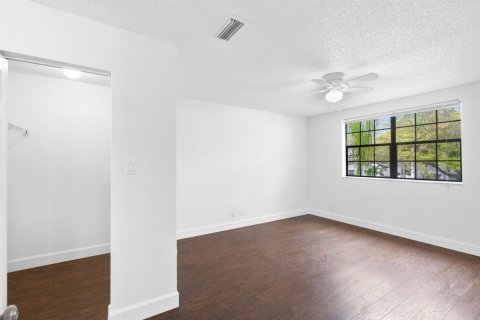 Copropriété à vendre à Coral Springs, Floride: 2 chambres, 103.49 m2 № 2084417 - photo 11