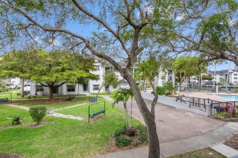Copropriété à vendre à Coral Springs, Floride: 2 chambres, 103.49 m2 № 2084417 - photo 19