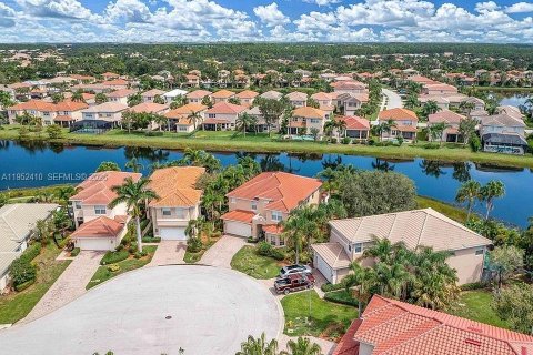 Casa en alquiler en Fort Myers, Florida, 4 dormitorios, 248.51 m2 № 2011308 - foto 26