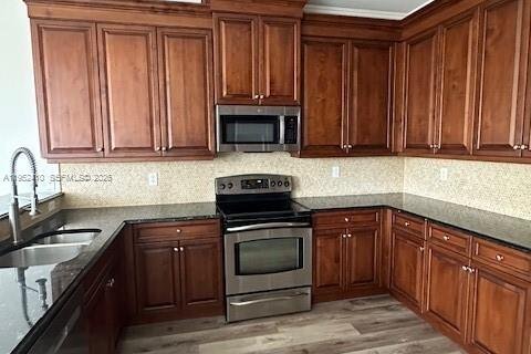 Casa en alquiler en Fort Myers, Florida, 4 dormitorios, 248.51 m2 № 2011308 - foto 6