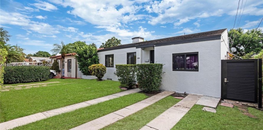 Immobilier commercial à Miami, Floride 1 chambre, 23.23 m2 № 1924490
