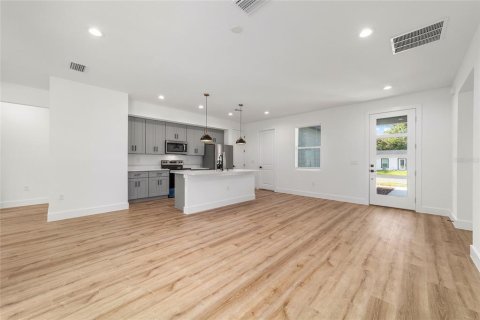 House in Ocala, Florida 3 bedrooms, 139.35 sq.m. № 1885909 - photo 9