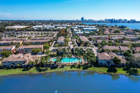 Touwnhouse à louer à West Palm Beach, Floride: 2 chambres, 126.07 m2 № 2390222 - photo 2