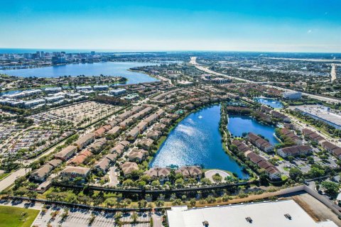 Touwnhouse à louer à West Palm Beach, Floride: 2 chambres, 126.07 m2 № 2390222 - photo 3
