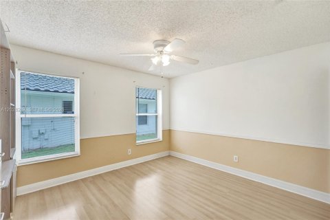 Villa ou maison à vendre à Davie, Floride: 4 chambres, 218.32 m2 № 2087358 - photo 19