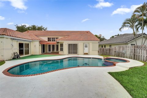 Villa ou maison à vendre à Davie, Floride: 4 chambres, 218.32 m2 № 2087358 - photo 4