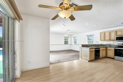 Villa ou maison à vendre à Davie, Floride: 4 chambres, 218.32 m2 № 2087358 - photo 11