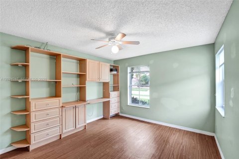 Villa ou maison à vendre à Davie, Floride: 4 chambres, 218.32 m2 № 2087358 - photo 23