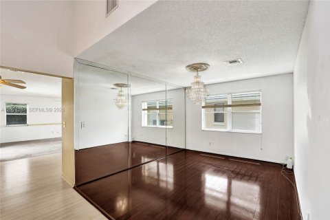 Villa ou maison à vendre à Davie, Floride: 4 chambres, 218.32 m2 № 2087358 - photo 6
