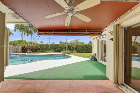 Villa ou maison à vendre à Davie, Floride: 4 chambres, 218.32 m2 № 2087358 - photo 26