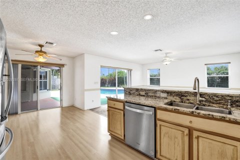 Villa ou maison à vendre à Davie, Floride: 4 chambres, 218.32 m2 № 2087358 - photo 10