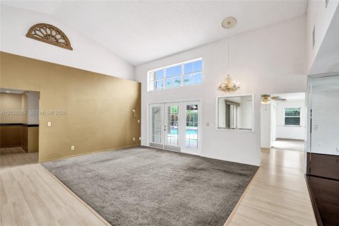 Villa ou maison à vendre à Davie, Floride: 4 chambres, 218.32 m2 № 2087358 - photo 5