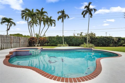 Villa ou maison à vendre à Davie, Floride: 4 chambres, 218.32 m2 № 2087358 - photo 3