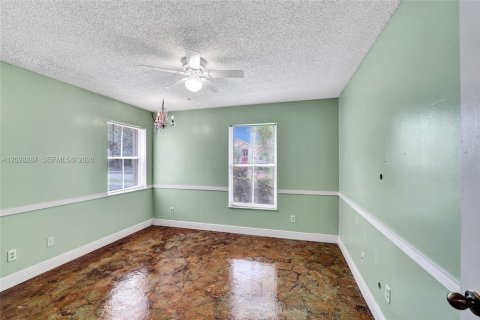 Villa ou maison à vendre à Davie, Floride: 4 chambres, 218.32 m2 № 2087358 - photo 24