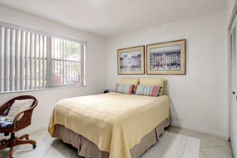 Copropriété à vendre à Sunrise, Floride: 2 chambres, 104.98 m2 № 1979721 - photo 12