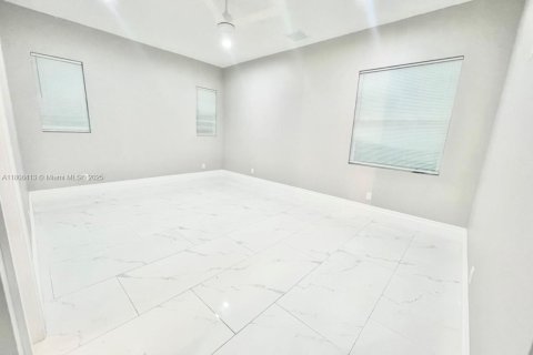 Casa en venta en Port St. Lucie, Florida, 4 dormitorios, 213.68 m2 № 1811803 - foto 16