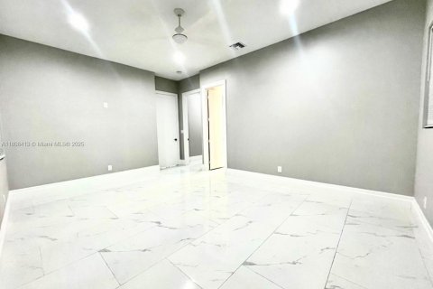 Casa en venta en Port St. Lucie, Florida, 4 dormitorios, 213.68 m2 № 1811803 - foto 15