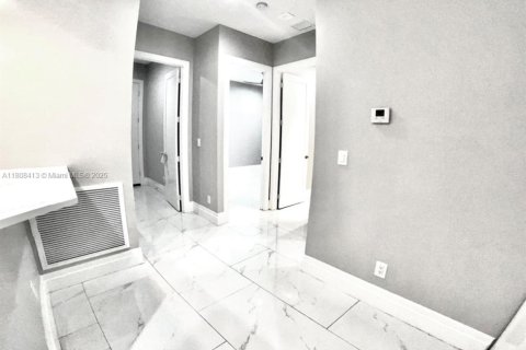 Casa en venta en Port St. Lucie, Florida, 4 dormitorios, 213.68 m2 № 1811803 - foto 21