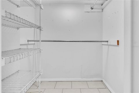 Condo in Gulfport, Florida, 3 bedrooms № 2316763 - photo 21