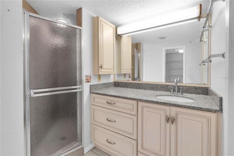 Condo in Gulfport, Florida, 3 bedrooms № 2316763 - photo 19