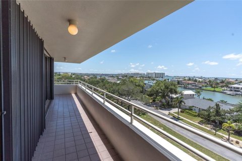 Condo in Gulfport, Florida, 3 bedrooms № 2316763 - photo 5