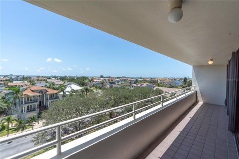 Condo in Gulfport, Florida, 3 bedrooms № 2316763 - photo 4