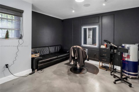 Купить коммерческую недвижимость в Майами, Флорида № 2020523 - фото 10