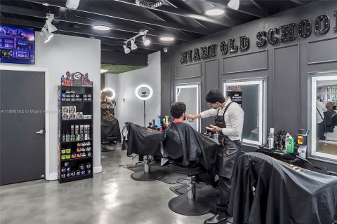 Купить коммерческую недвижимость в Майами, Флорида № 2020523 - фото 4