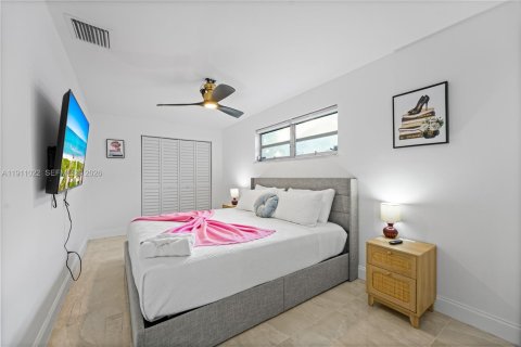 Villa ou maison à vendre à Hollywood, Floride: 4 chambres, 197.97 m2 № 1997499 - photo 13