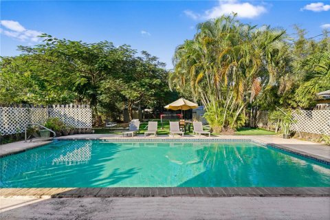 Villa ou maison à vendre à Hollywood, Floride: 4 chambres, 197.97 m2 № 1997499 - photo 29