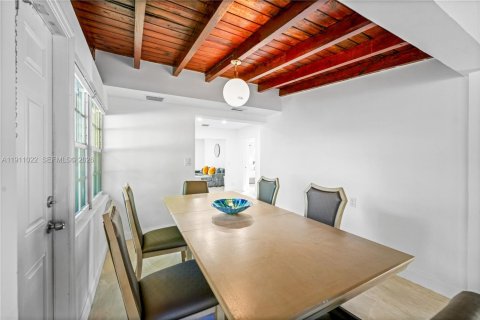 Villa ou maison à vendre à Hollywood, Floride: 4 chambres, 197.97 m2 № 1997499 - photo 11