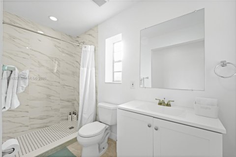 Villa ou maison à vendre à Hollywood, Floride: 4 chambres, 197.97 m2 № 1997499 - photo 24