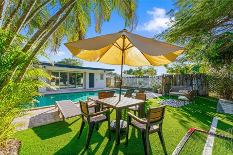 Villa ou maison à vendre à Hollywood, Floride: 4 chambres, 197.97 m2 № 1997499 - photo 26