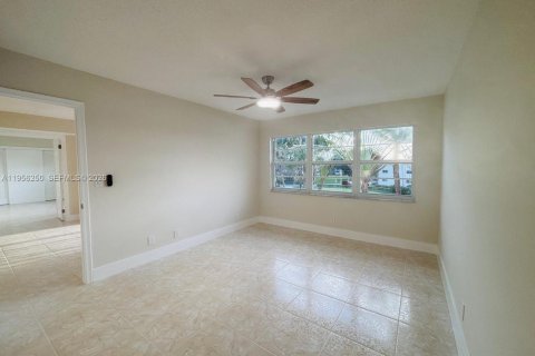 Купить кондоминиум в Пемброк-Пайнс, Флорида 2 спальни, 97.55м2, № 2010802 - фото 14