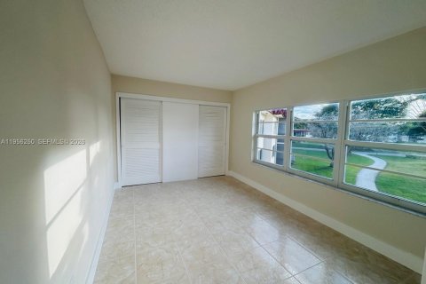 Купить кондоминиум в Пемброк-Пайнс, Флорида 2 спальни, 97.55м2, № 2010802 - фото 10