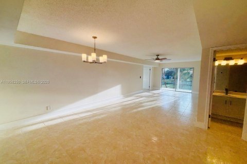 Купить кондоминиум в Пемброк-Пайнс, Флорида 2 спальни, 97.55м2, № 2010802 - фото 7