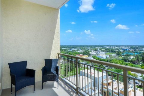 Condominio en alquiler en Sarasota, Florida, 2 dormitorios, 137.87 m2 № 1334567 - foto 6