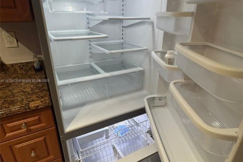 Снять в аренду кондоминиум в Майами, Флорида 2 спальни, 83.43м2, № 1926546 - фото 13