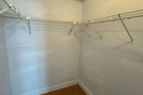 Снять в аренду кондоминиум в Майами, Флорида 2 спальни, 83.43м2, № 1926546 - фото 8