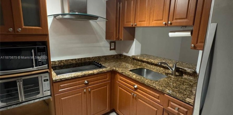 Кондоминиум с 2 спальнями в Майами, Флорида № 1926546